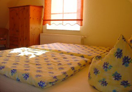 Schlafzimmer f. 2 Personen (OG) 